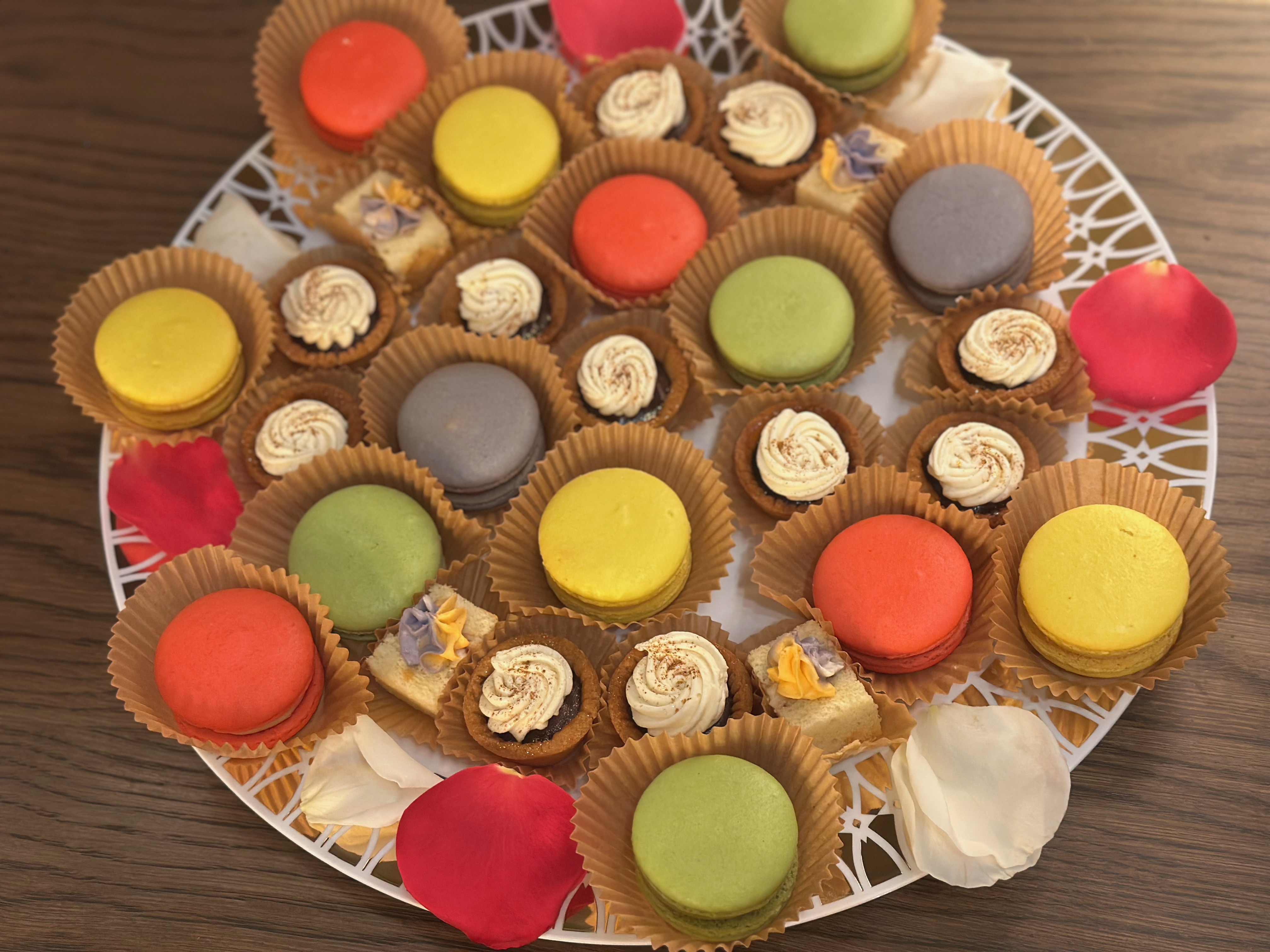 Macarons • Mini-tart • Petits Fours
